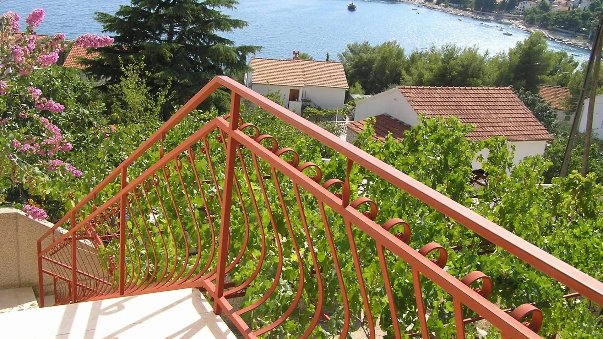 Apartment Mit Balkon Und Meerblick Trogir