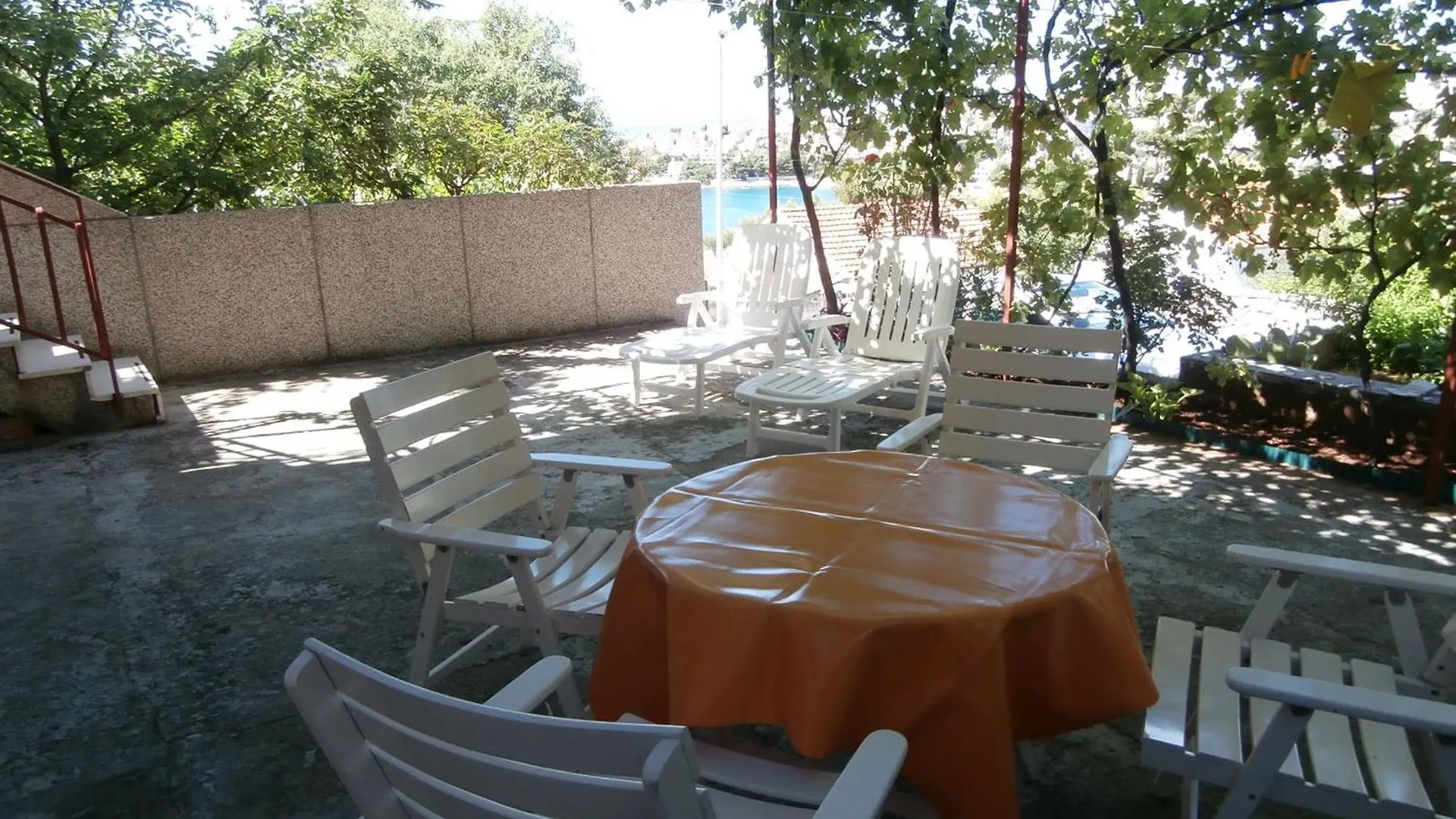 Apartment Mit Balkon Und Meerblick Trogir